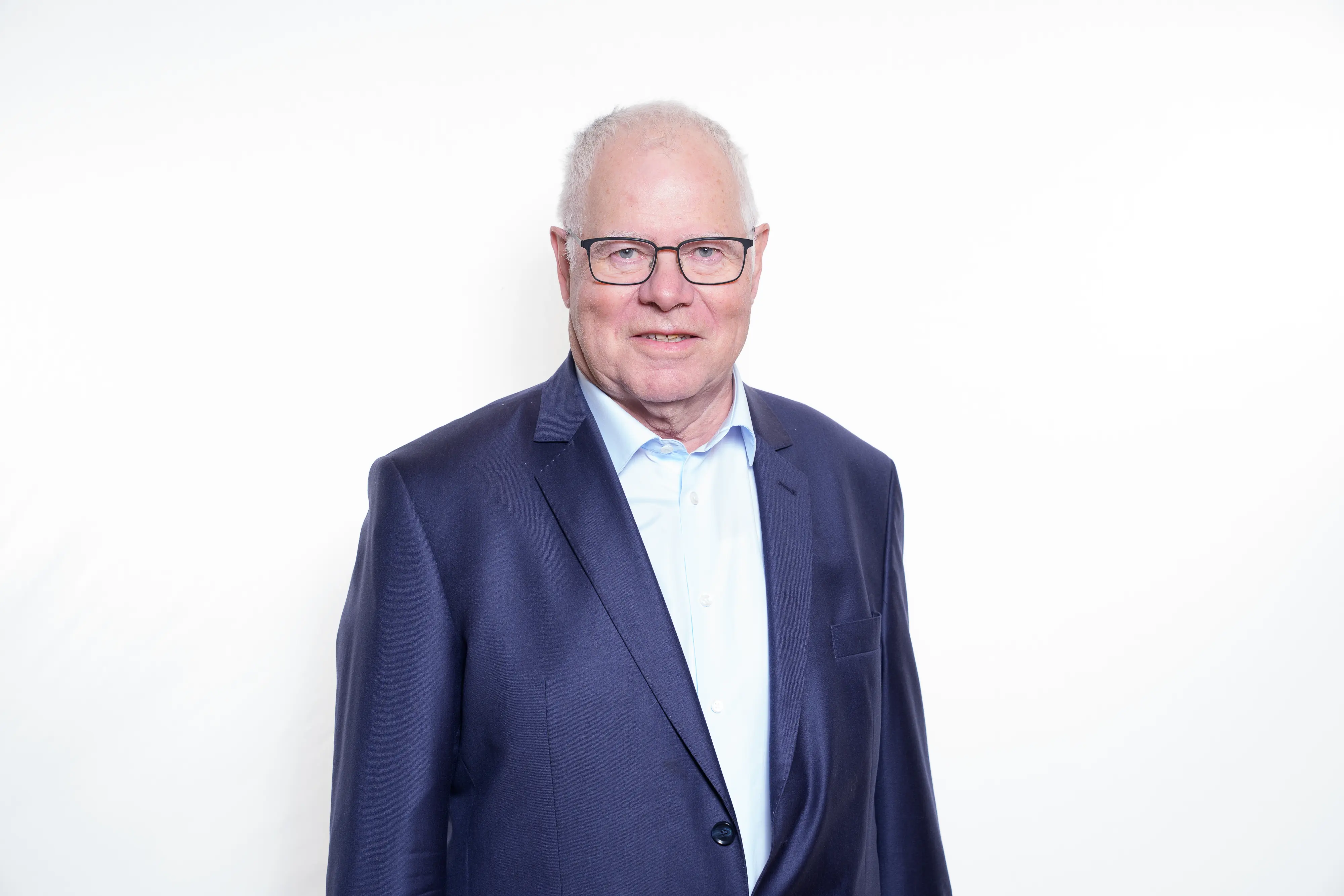 Dr. Benno Studer Dr. Benno Studer